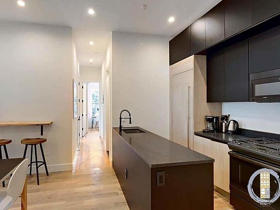 4th image of 64 Macon St #6A