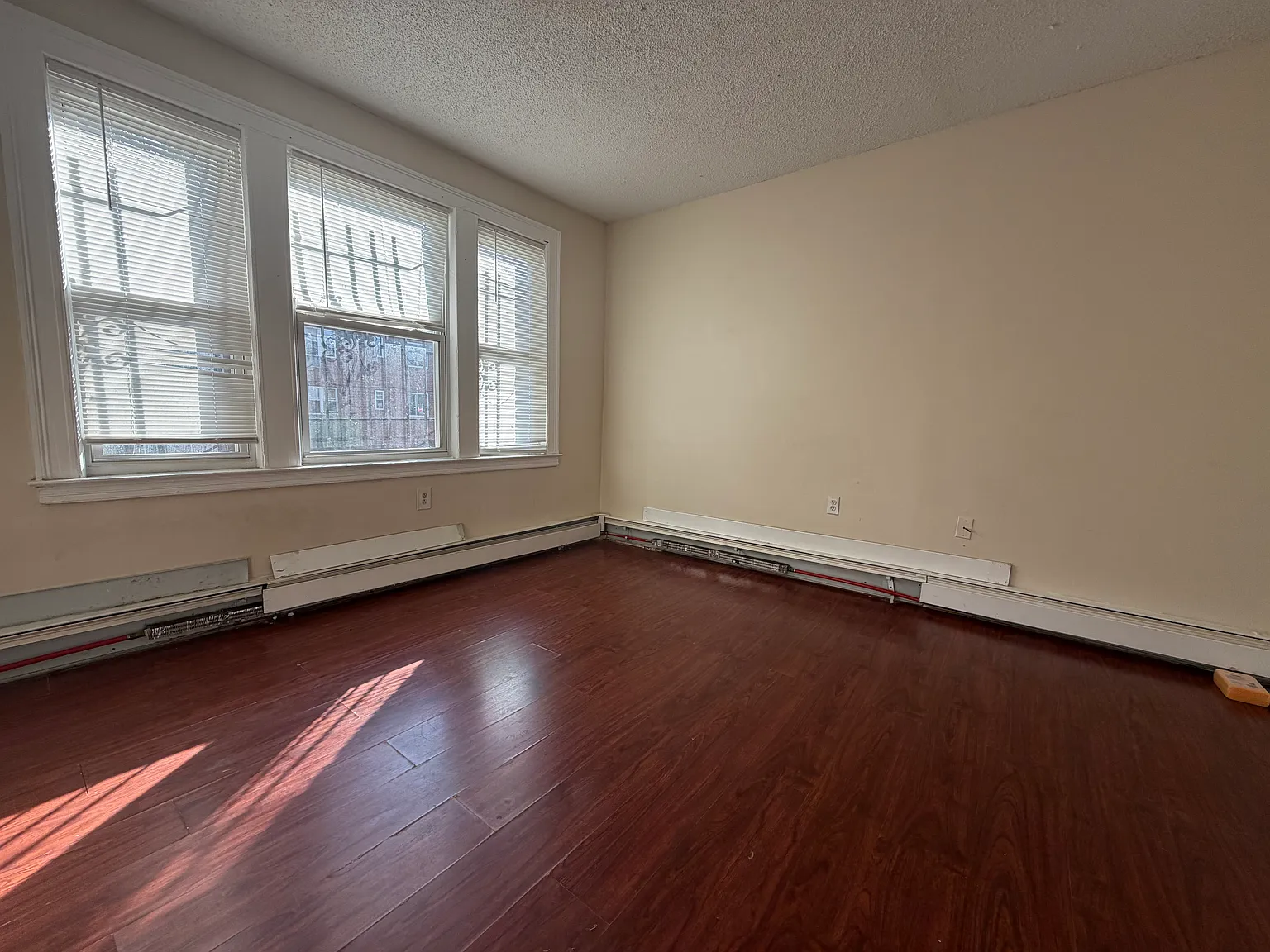 2 bed, 770 sqft, $1,345 — Photo 3