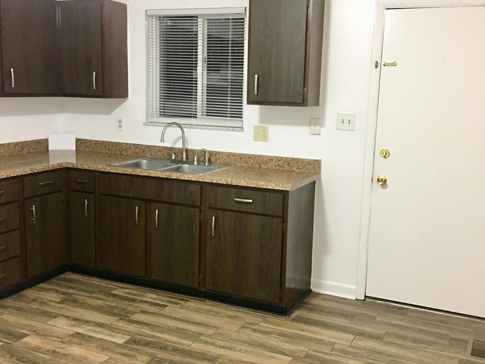 1st image of 54 Gloria Ave