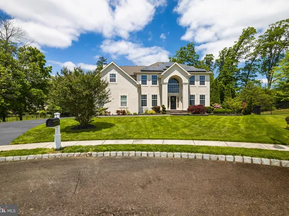56 Thackery Ct, Sewell, NJ 08080