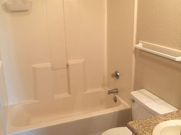 5th image of 817 S 38th St