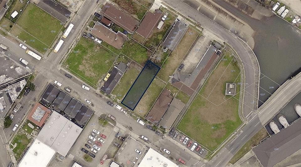 2nd image of 4025 Eve St