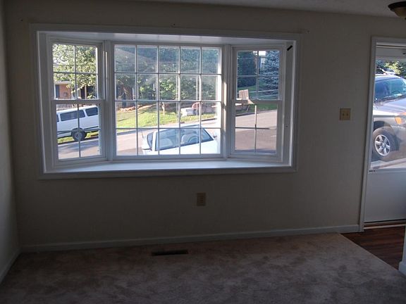 3rd image of 510 Grand Ave