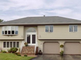 4 Forsyth Ave, Somerset, MA 02726