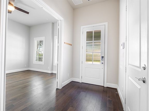 5th image of 4116 Runyon Rd