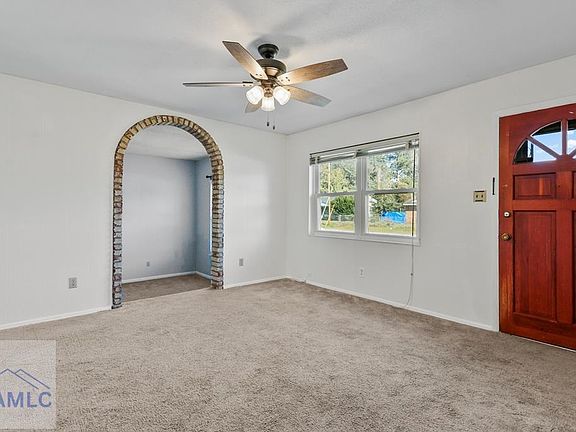 4th image of 107 Cherrydale St