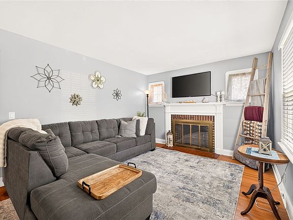 3rd image of 66 Gilbert Dr