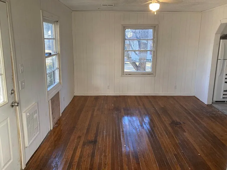 1337 E McKinley Ave — Photo 2
