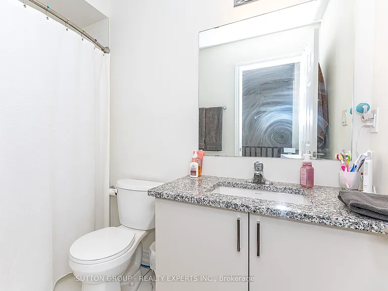 130 Ice Palace Cres — Photo 36