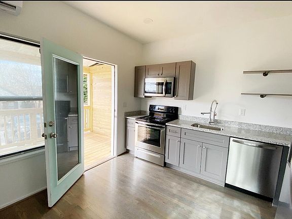 3rd image of 726 Grant Ter SE #B