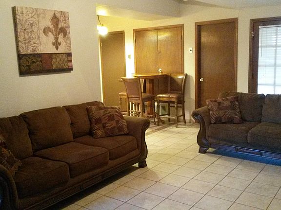 2nd image of 752 Stafford Ct