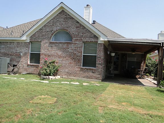 4th image of 302 Park Meadows Dr