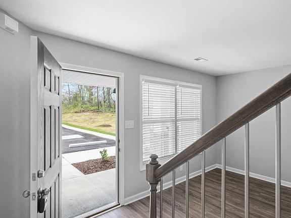 3rd image of 645B Stowe Ct