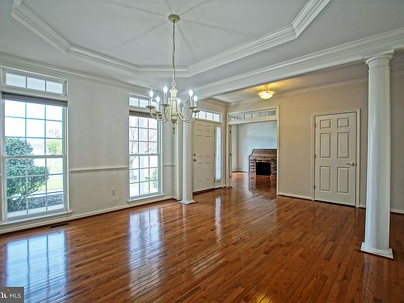 5th image of 15250 Robinson Dr