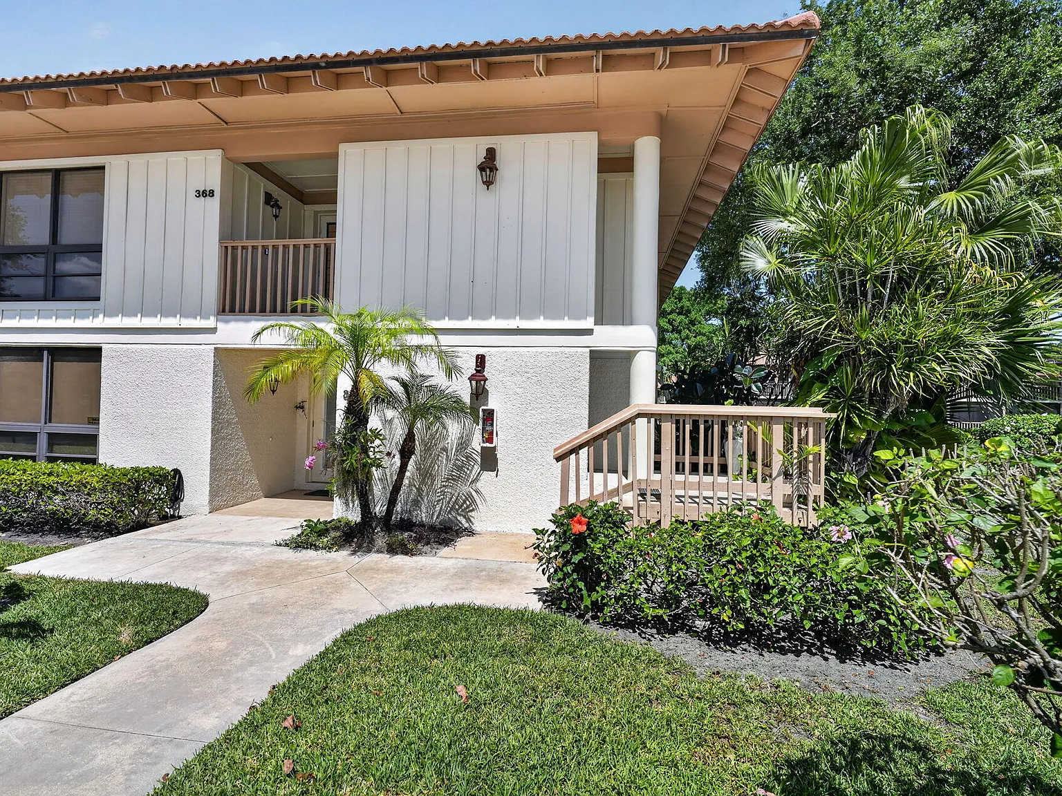 2 bed, 2.0 bath, 1366 sqft, $2,800 — Photo 3