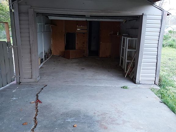 3rd image of 208 S Wald Ave
