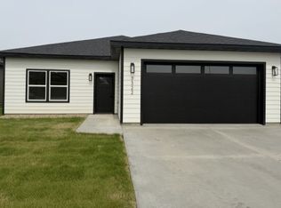 3322 34th St W, Williston, ND 58801