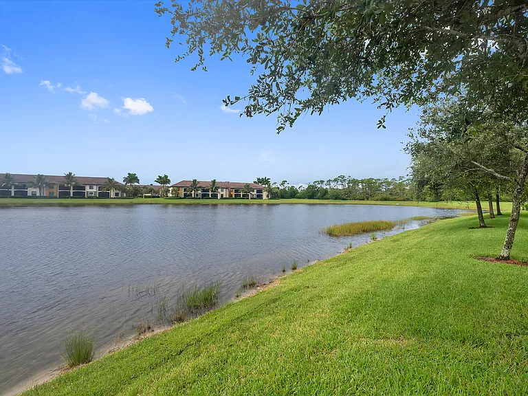 9485 Casoria Ct #202 — Photo 31