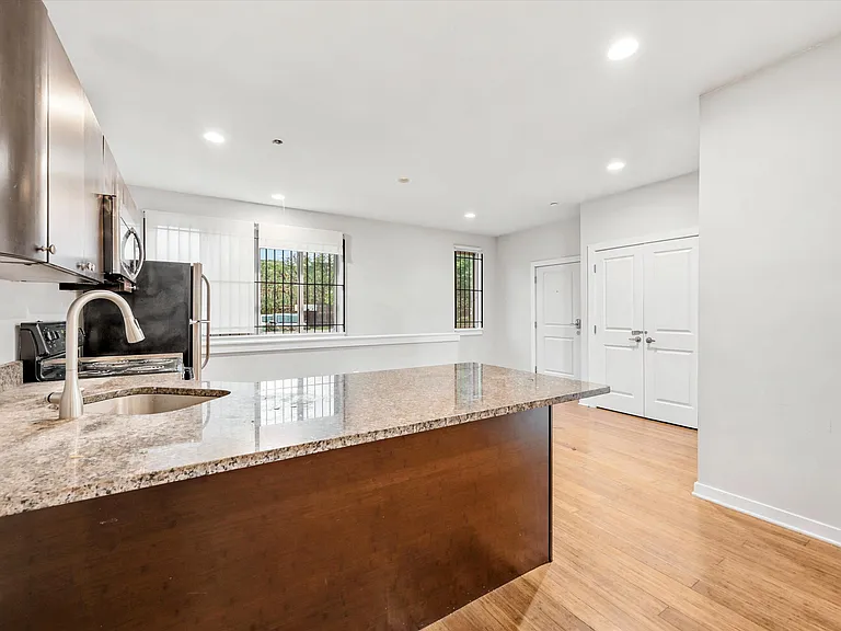 4030 Irving Street — Photo 2