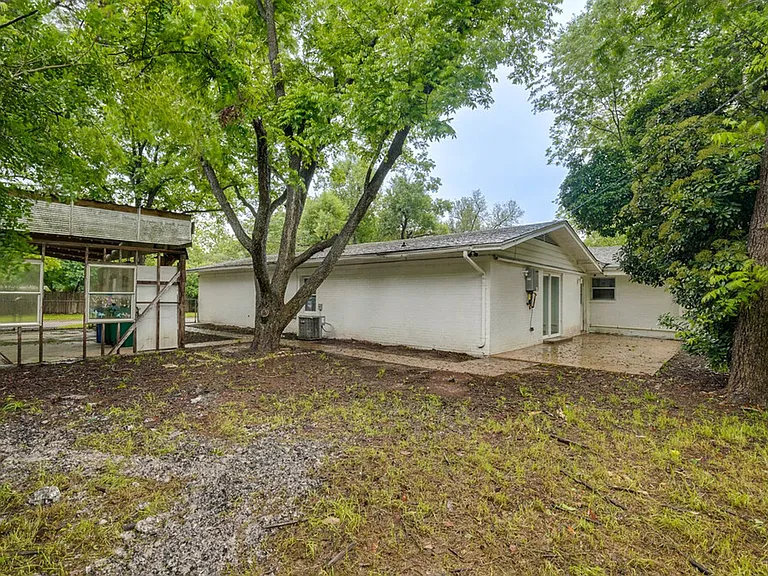 1800 Grace St — Photo 20