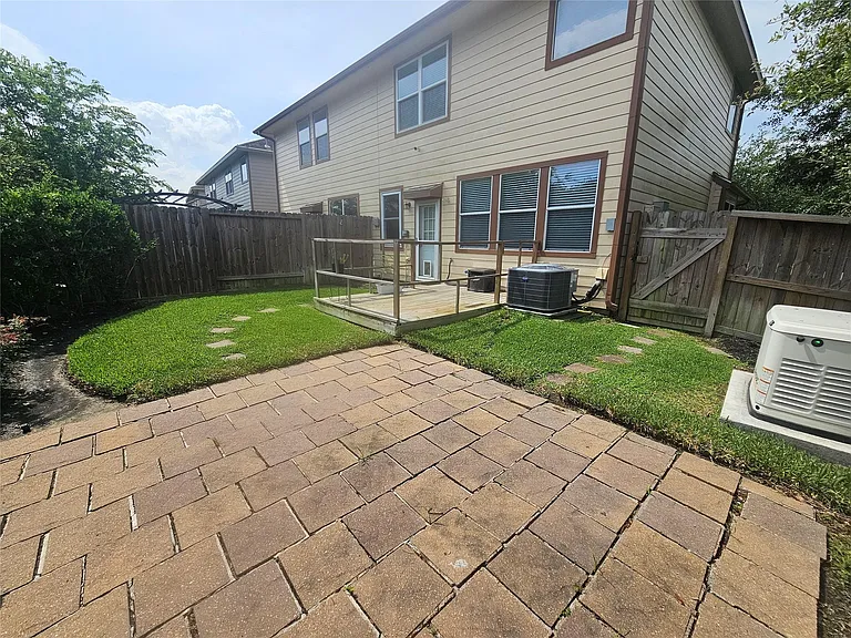 3219 Victorian Manor Ln — Photo 26