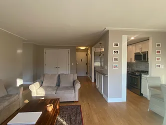 Rented by R New York