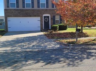 5000 Grimm Dr, Lockbourne, OH 43137