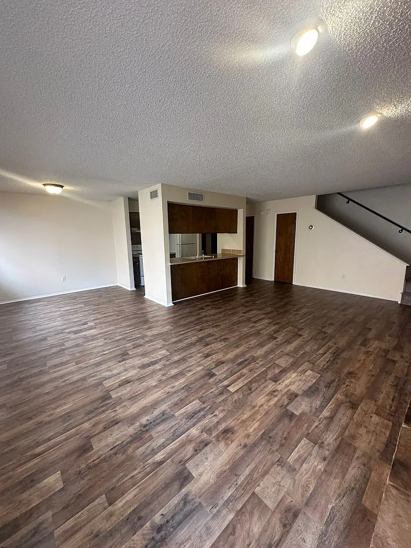 Innsdale Terrace 313 — Photo 3