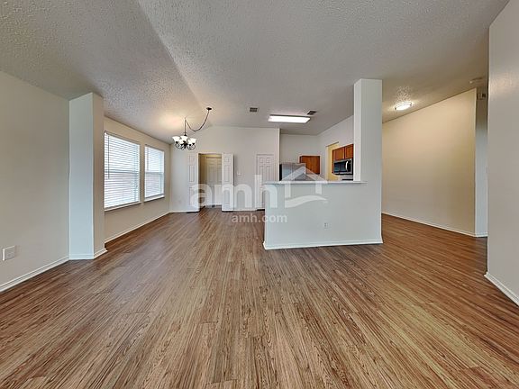 5th image of 2043 Wildwood Dr