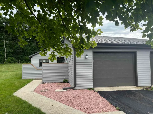 26 Woodspoint Cir, North Manchester, IN 46962