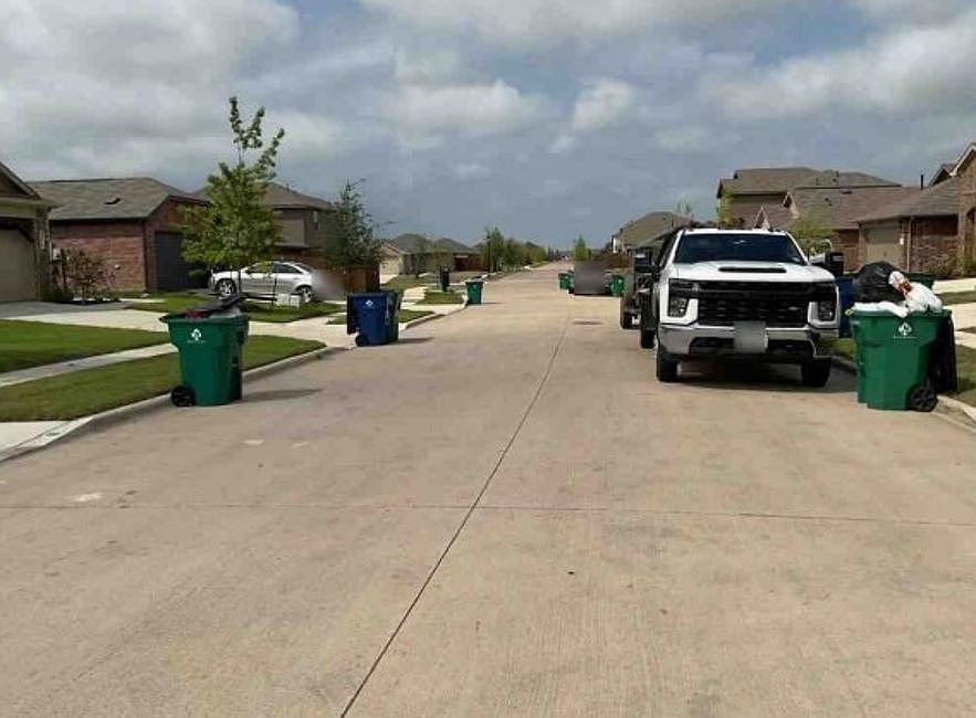 Exterior Neighborhood (street photo)