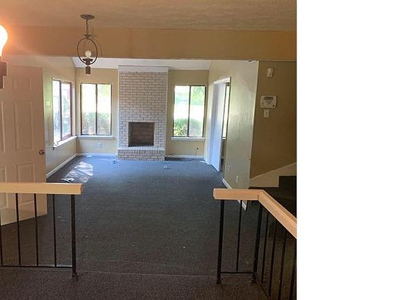 2nd image of 2925 Moorcroft Dr