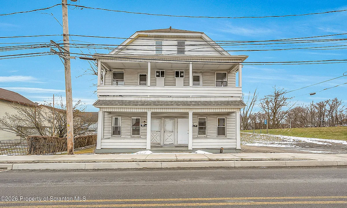 Building Photo - 8 Green Ridge St #1