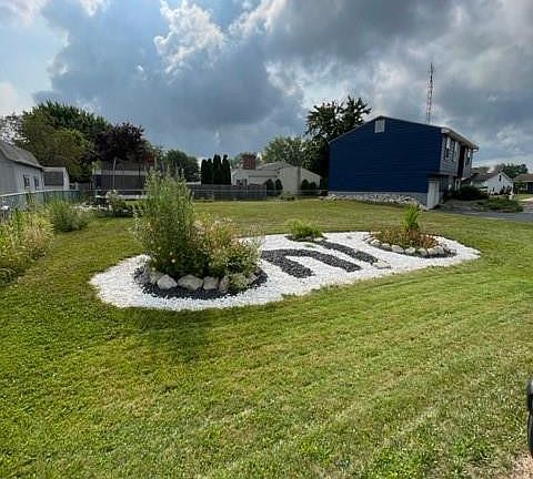 3rd image of 1072 Shorewood Dr