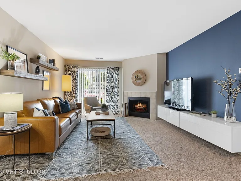 37 Kensington Cir #204 — Photo 28