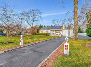 93 Carlton Dr E, Shirley, NY 11967