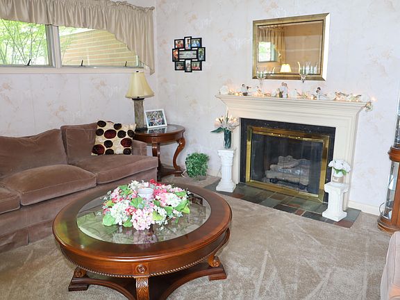 4th image of 1801 Idlewild Dr