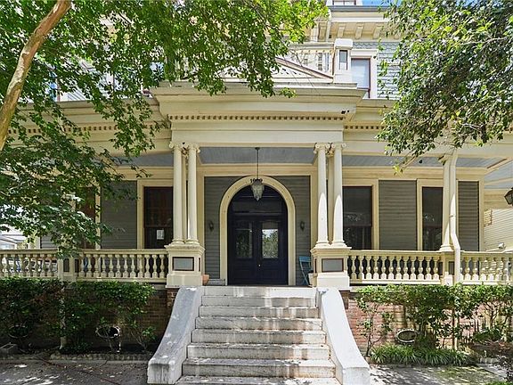 2nd image of 1629 Coliseum St APT 1