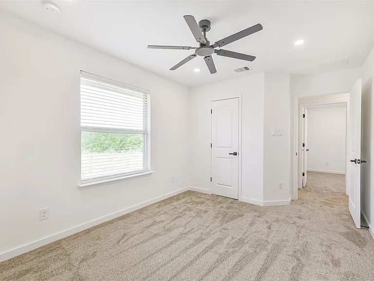 15203 Lake Powell Dr — Photo 29