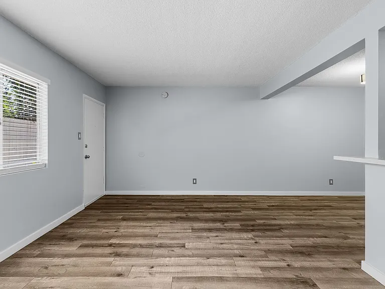1121 Daisy Avenue — Photo 29
