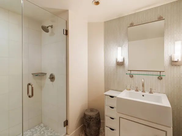 357 West 12th Street image 11 of 11