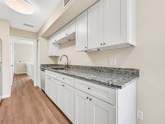 4th image of 8359 Willowwood St