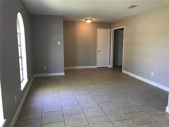 2nd image of 907 Holleman Dr