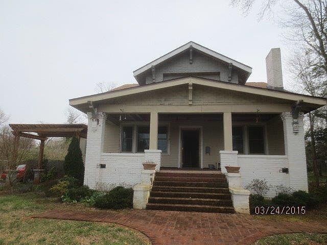 1st image of 2844 NE Gibbs Dr