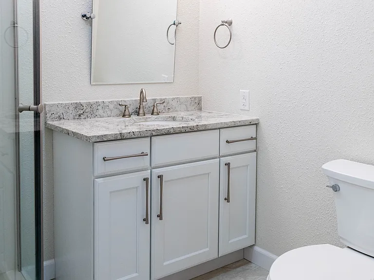 910 Hope Dr — Photo 13