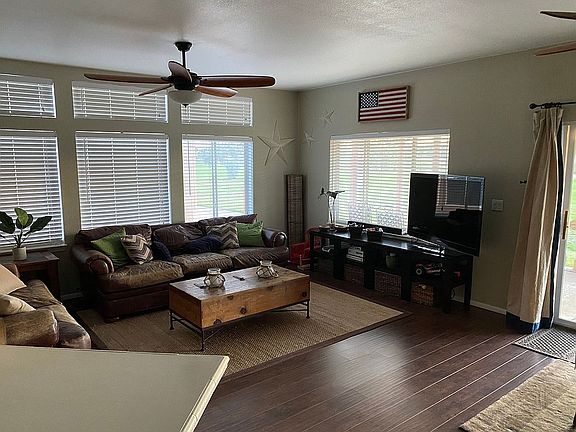 5th image of 1127 Marina Dr