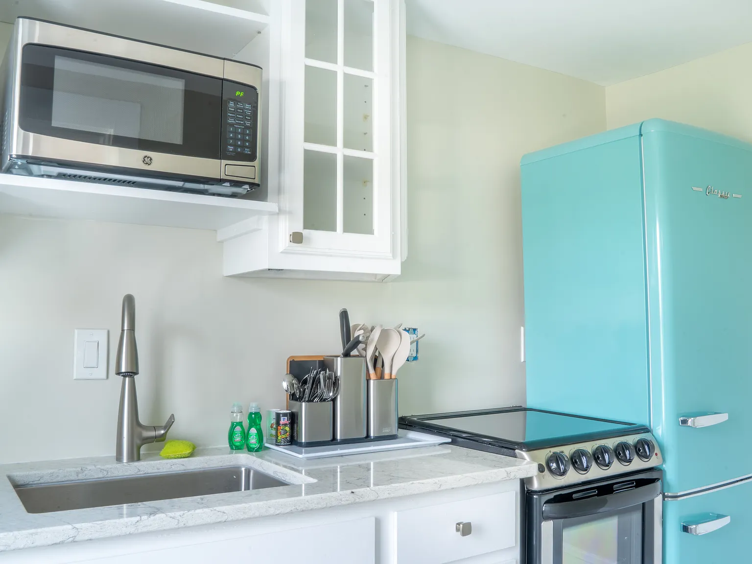 1 bed, 350 sqft, $2,000 — Photo 3