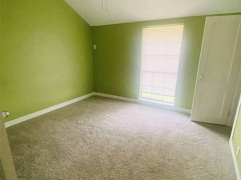 419 S 4th St — Photo 5