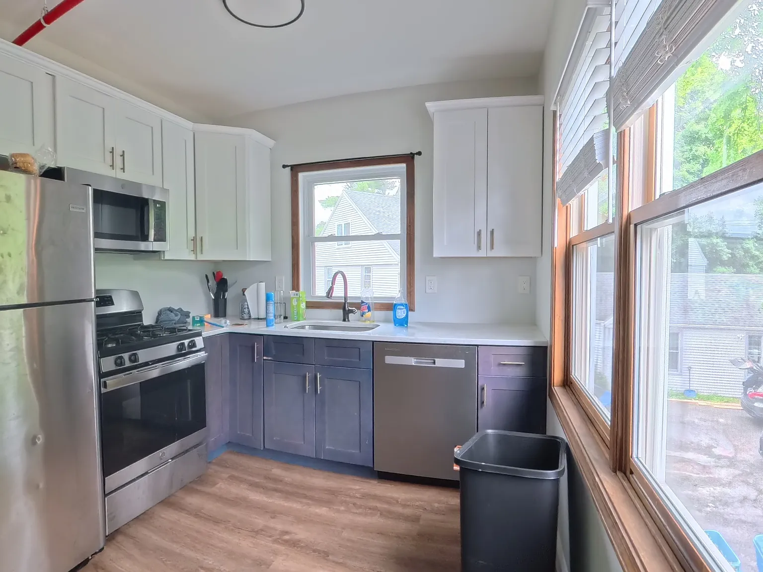 3 bed, 5000 sqft, $2,600 — Photo 4