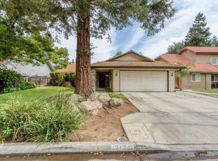 2124 E El Paso Ave, Fresno, CA